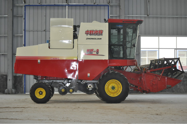 “質(zhì)量好+服務(wù)佳”是鄭州中聯(lián)花生收獲機(jī)銷(xiāo)量好的關(guān)鍵 8Ayouce.jpg