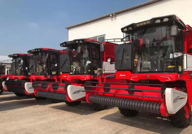 這個(gè)小哥五年買四臺(tái),中聯(lián)收獲花生機(jī)究竟有什么魔力?