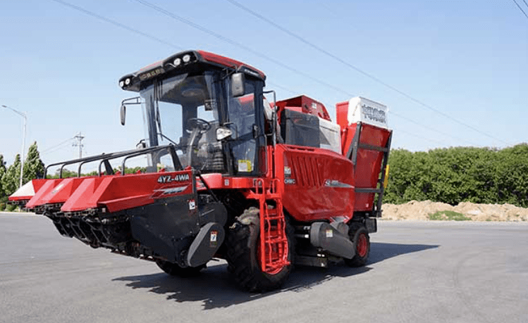 三十年老機(jī)手談選玉米收割機(jī)訣竅：回本快、服務(wù)好 (圖3)